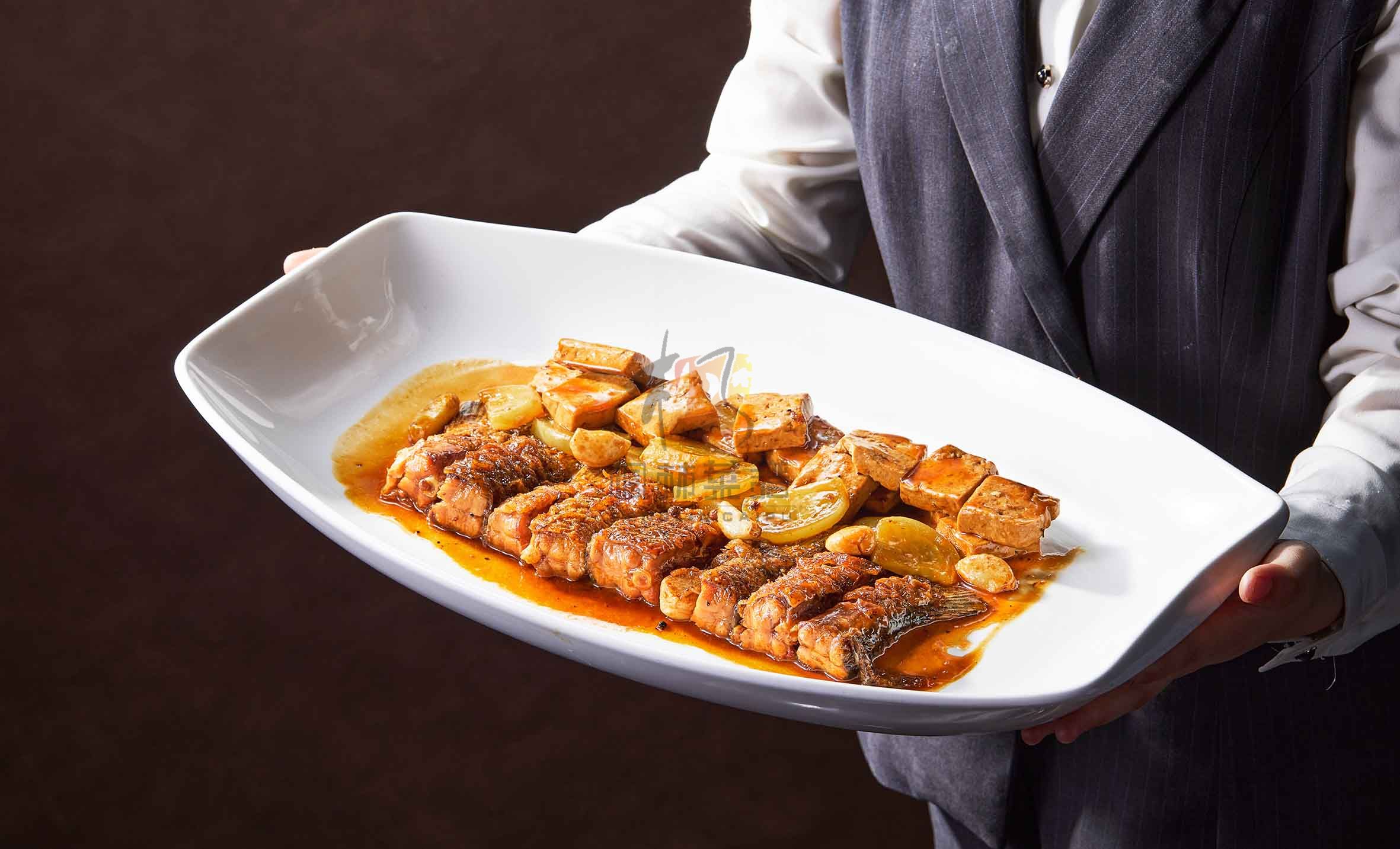 R2253青番茄烧南湾鱼尾