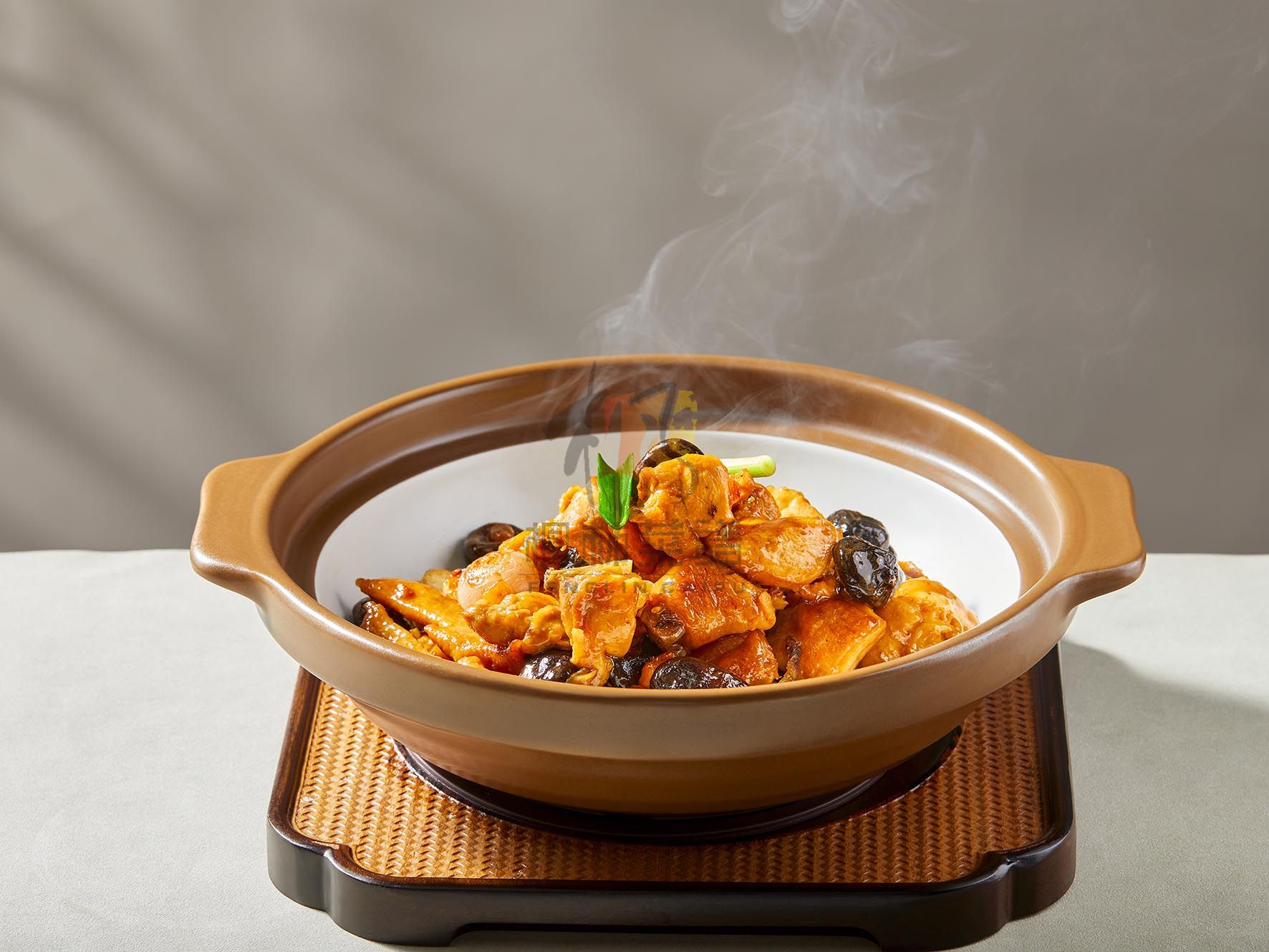 R2951金钱菇烧走地鸡