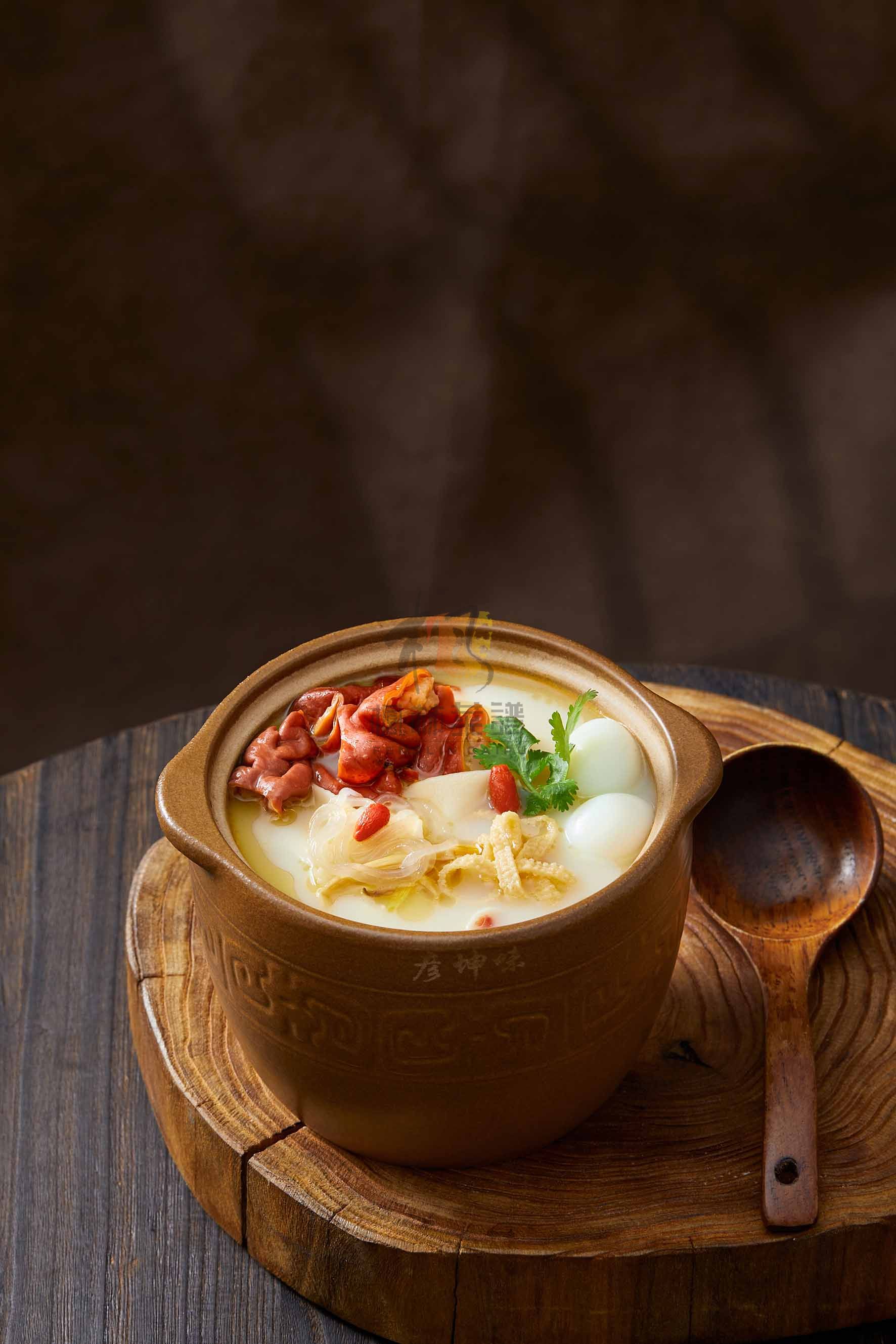 M0487瓦罐肥肠烩面