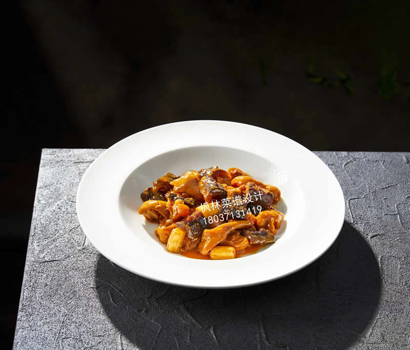 R1214葱烧猪蹄海参